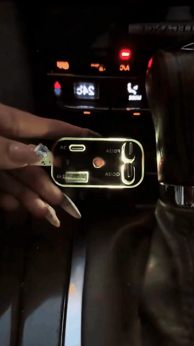 Profitez d’une recharge rapide
et d’une ambiance étoilée
pendant vos trajets.